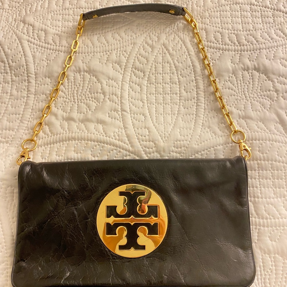 Tory Burch Black Reva Leather shoulder bag.